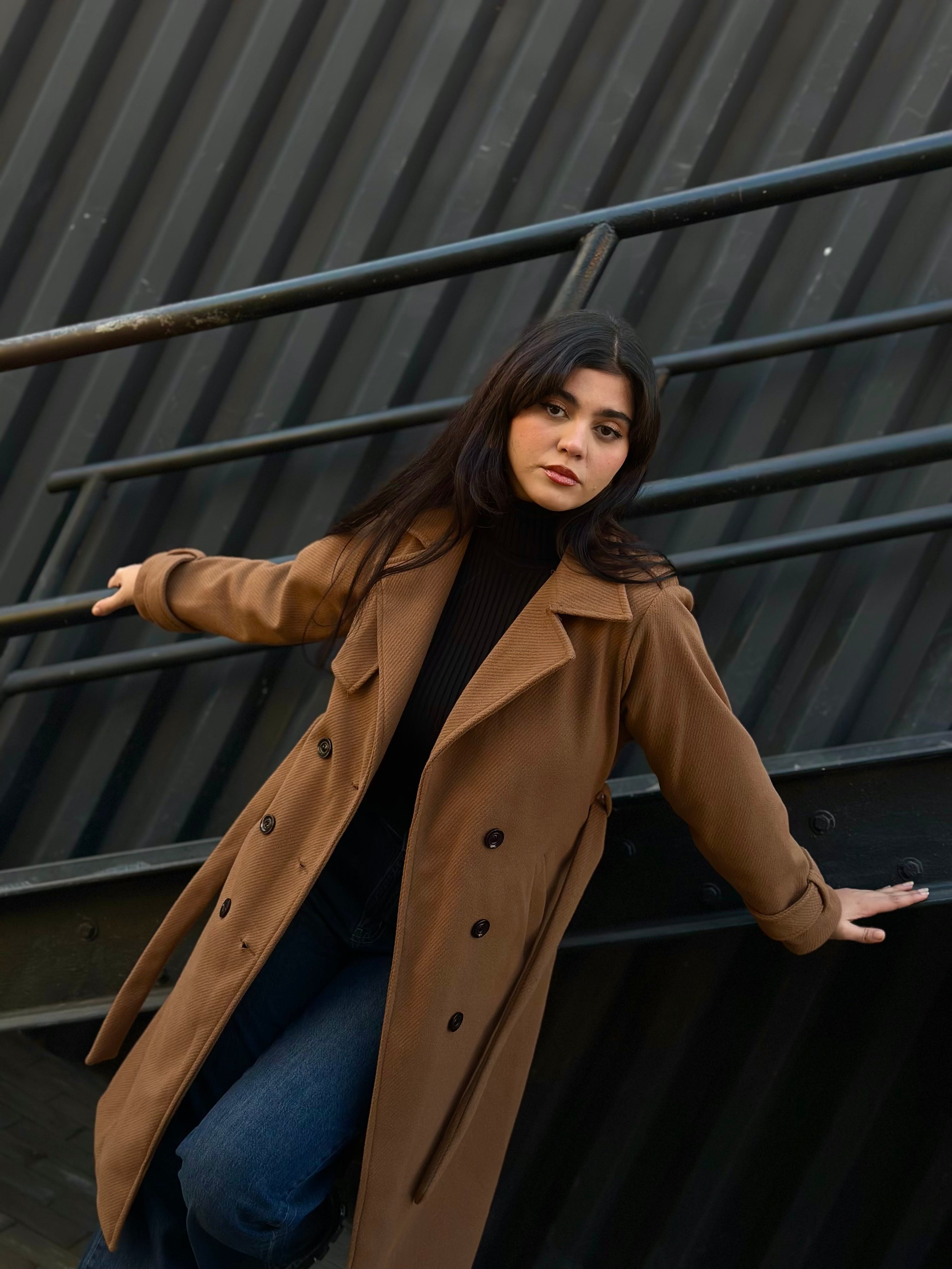 TRENCH COAT