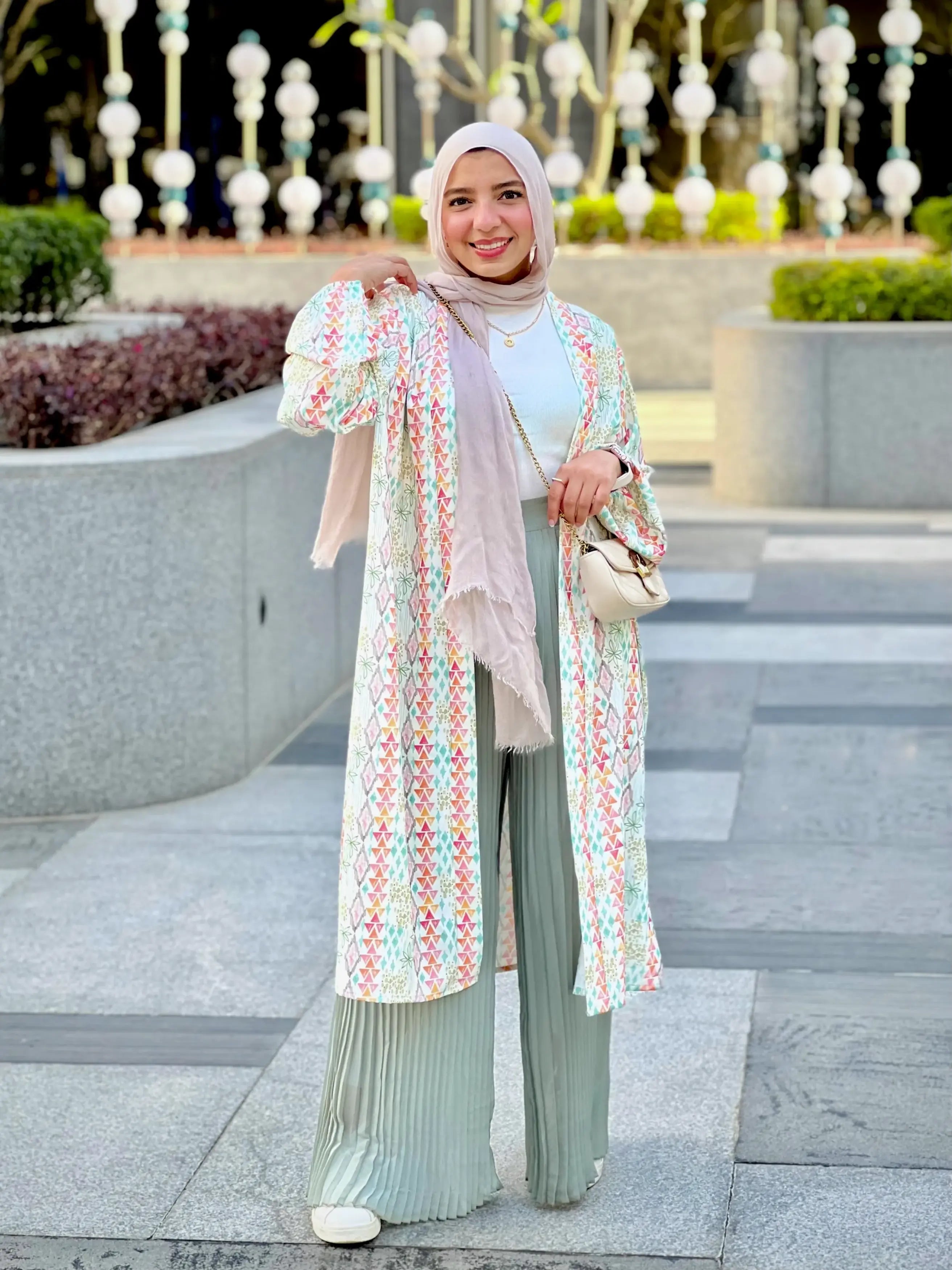 Floral Kimono _ Pistage color palette